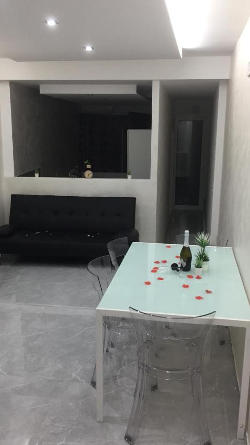 Aparthotel Le Rocce Nere Giardini Naxos Esterno foto